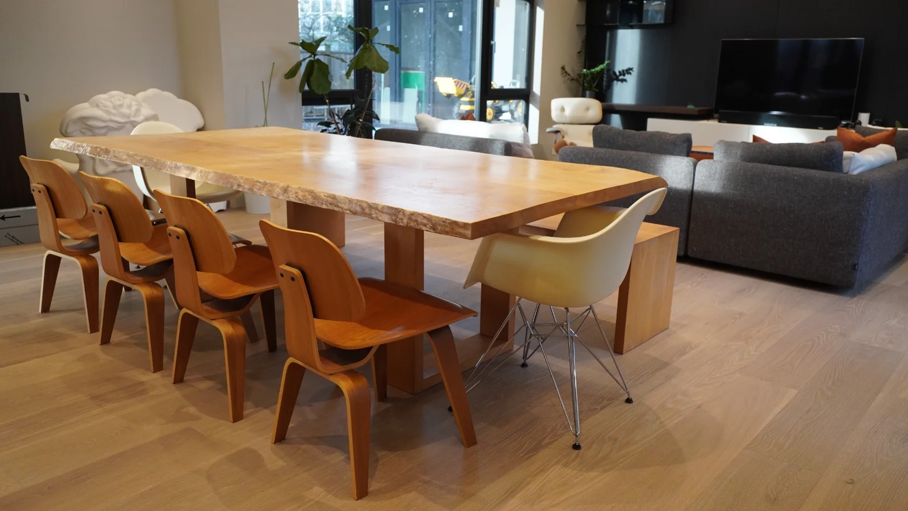 Natural oak grain beneath the Richmond dining table